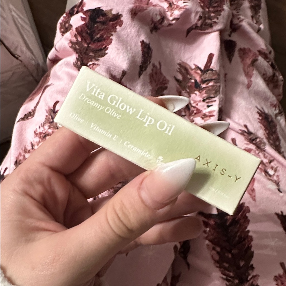 AXIS-Y vita glow lip oil - Picture 2 of 2